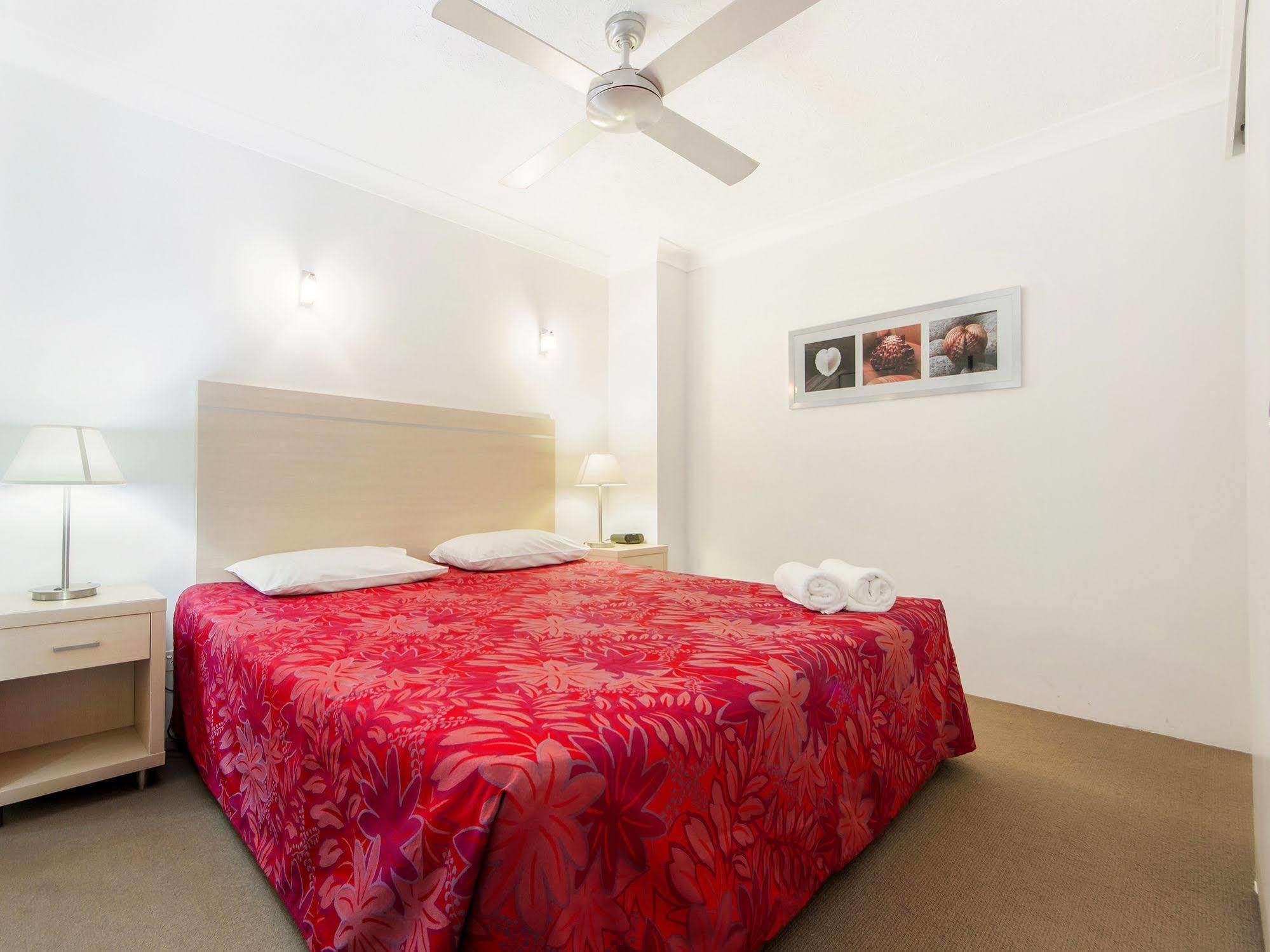 Broadbeach Travel Inn Apartments Gold Coast Exterior foto